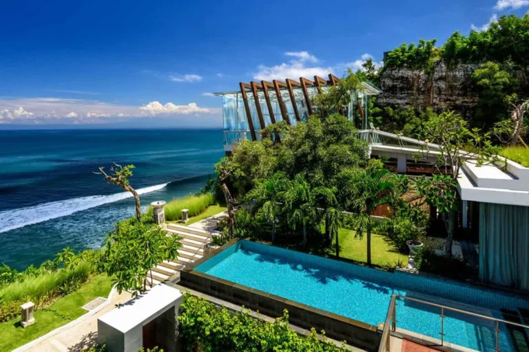 Sun Siyam World luxury resort and family-friendly experiences